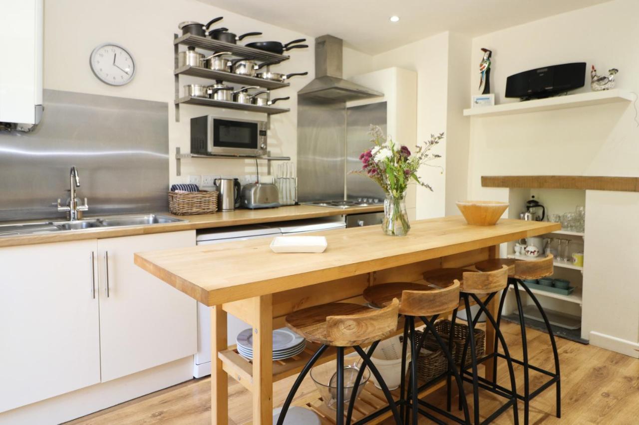 Town Centre Apartment With Parking แพดสโตว์ ภายนอก รูปภาพ